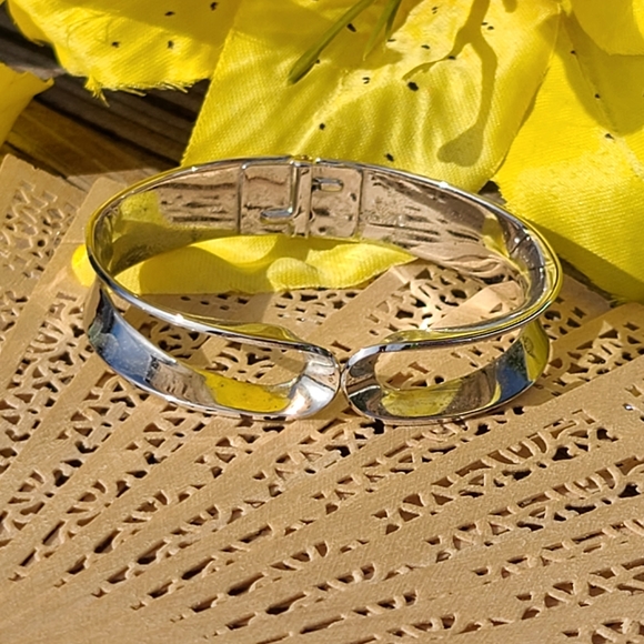 Silver Braclet for Sale - Picture 9 of 9